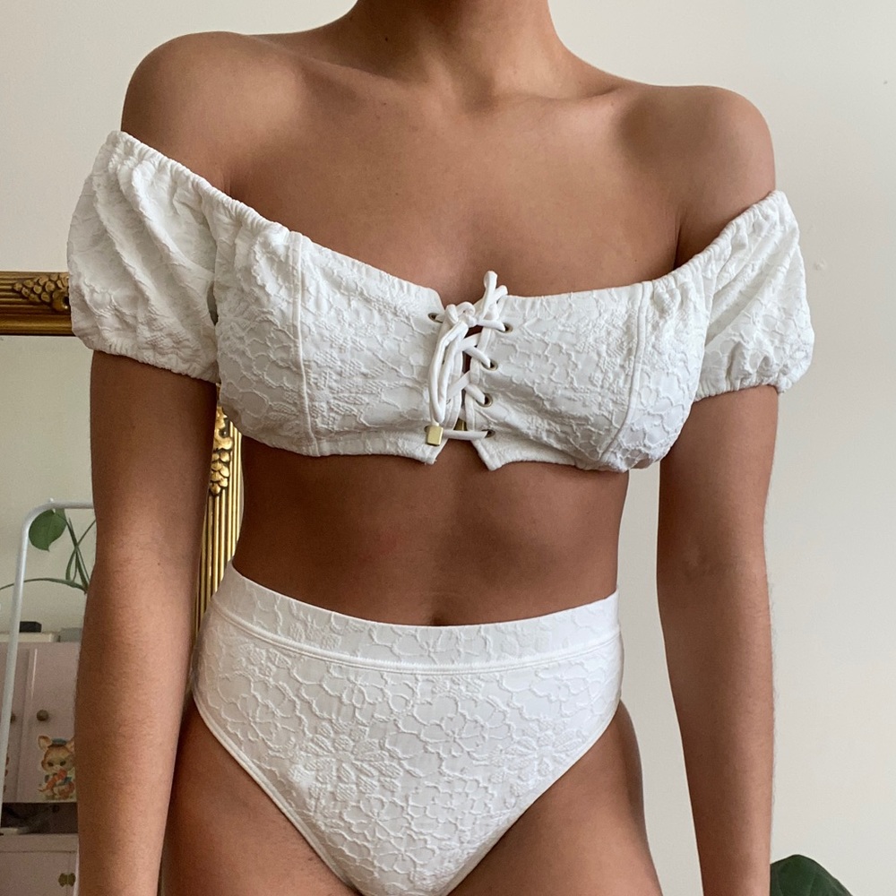 NWOT Billabong x Elle Ferguson Bikini